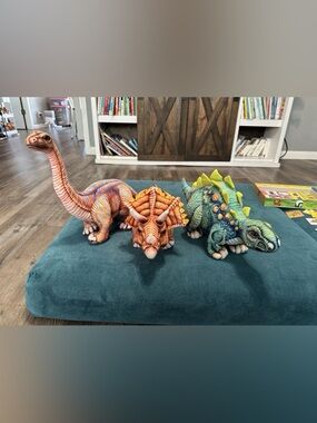 Geocentral Dinosaur Lot of 3, triceratops stegosaurus and Brachiosaurus